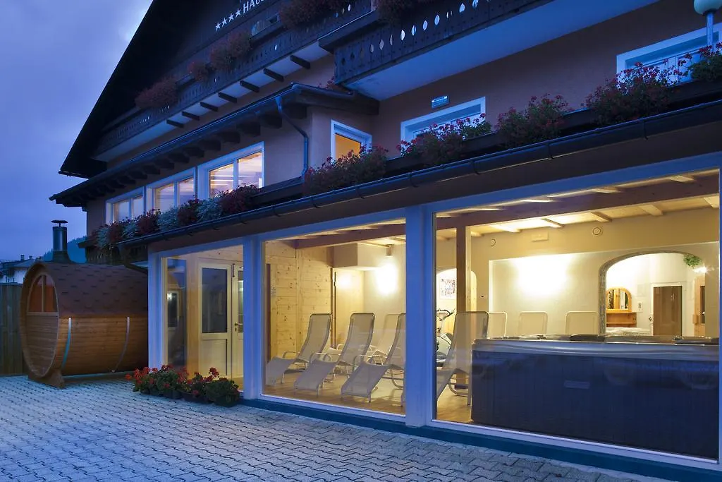 Hotel Haus Michaela Sappada